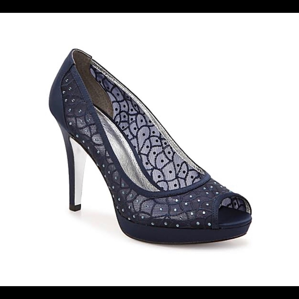 adrianna papell foxy platform pump navy